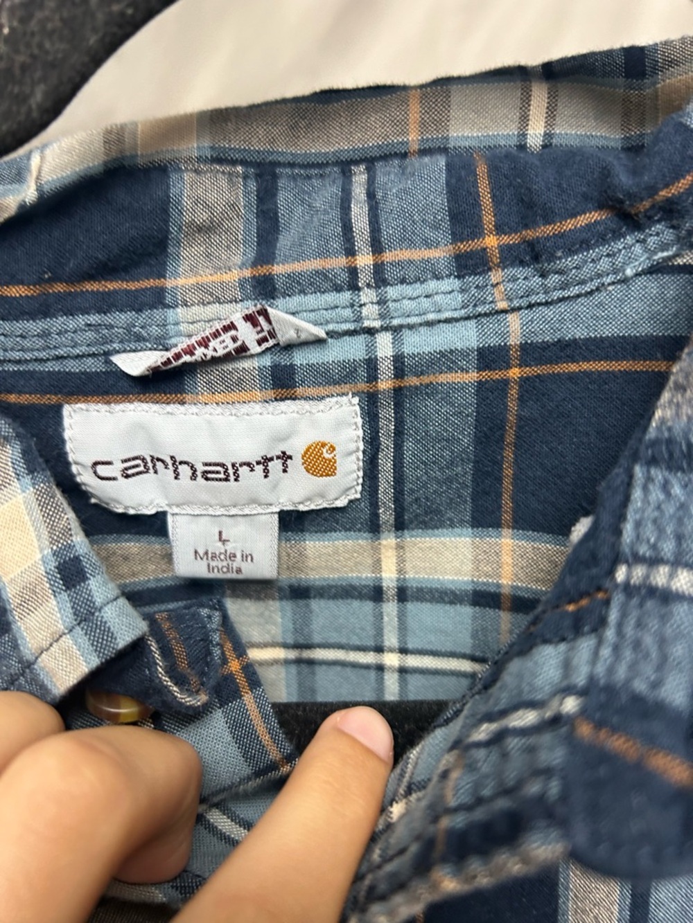 2 Carhart relaxed fit long sleeve flannels both sz L - Picture 4 of 6